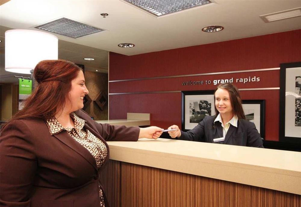 Walker Hampton Inn Grand Rapids/North מראה פנימי תמונה