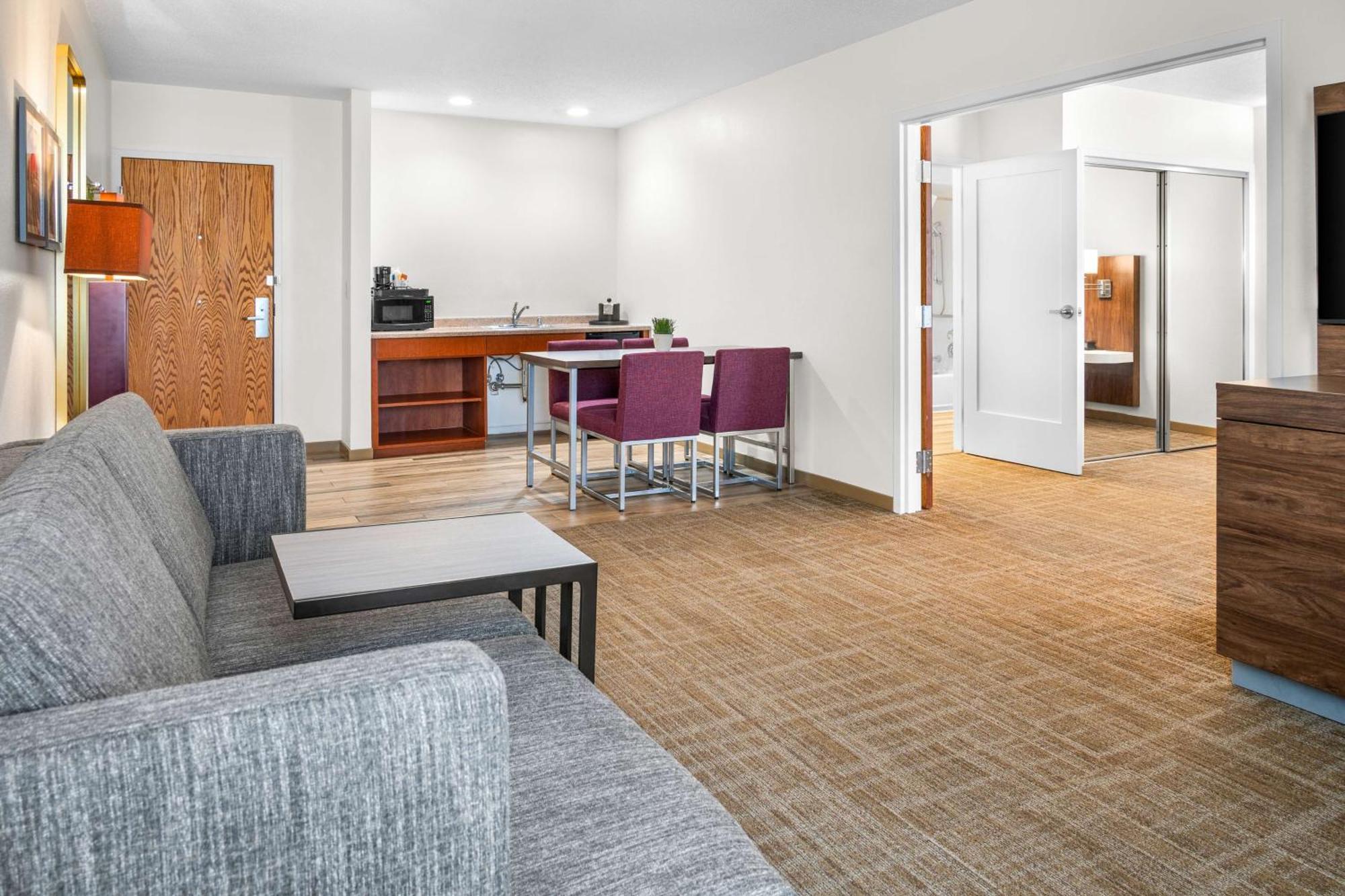 Walker Hampton Inn Grand Rapids/North מראה חיצוני תמונה