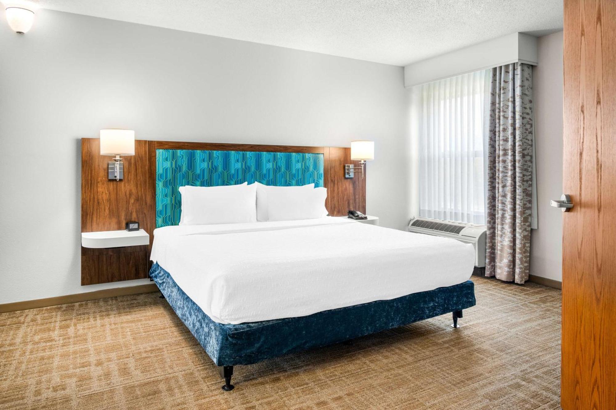 Walker Hampton Inn Grand Rapids/North מראה חיצוני תמונה